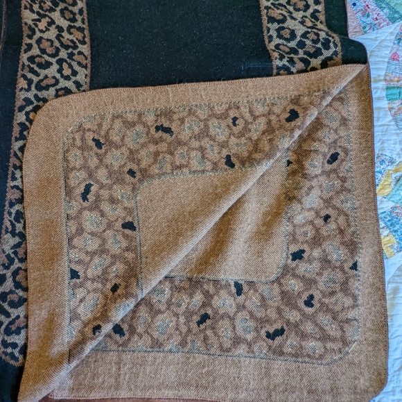 Envision Studio Black W Leopard Print Cardigan Shawl - Picture 7 of 15